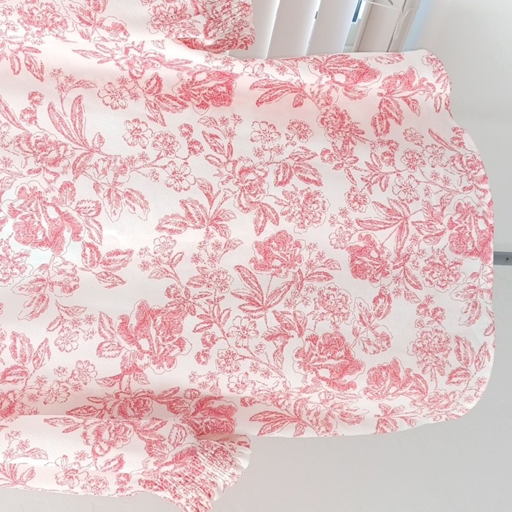 1. State Floral Blouse - Picture 8 of 8